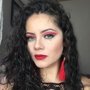 Meet your Posher, Elisa